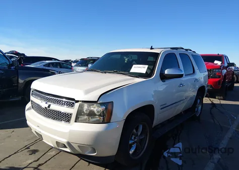 2010 Chevrolet Tahoe Ltz z USA, uszkodzony, nr VIN 1GNUKCE06AR125966